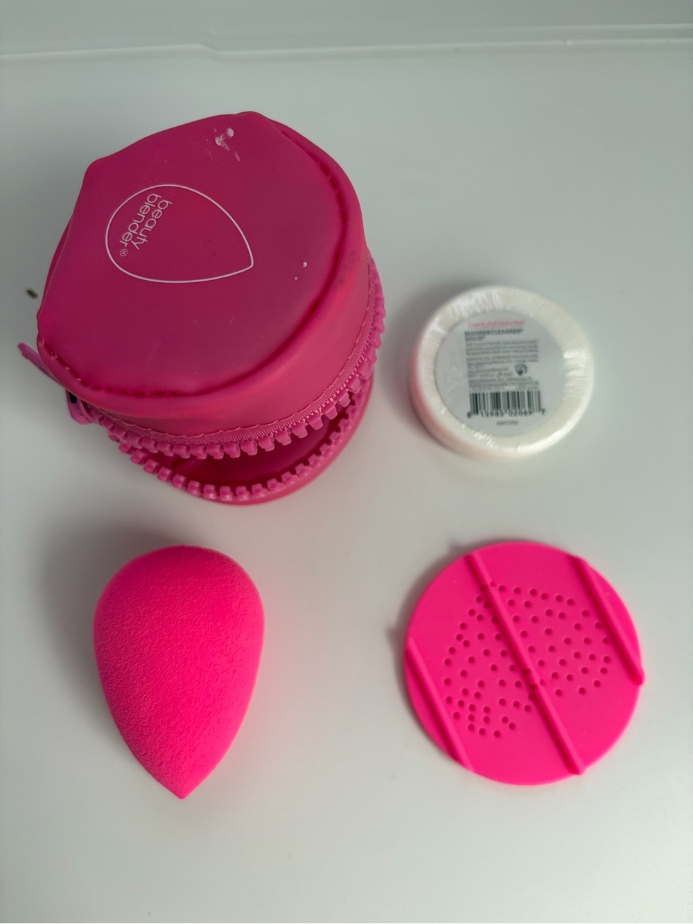 beautyblender Bright Pink Mini Sponge Kit with Case